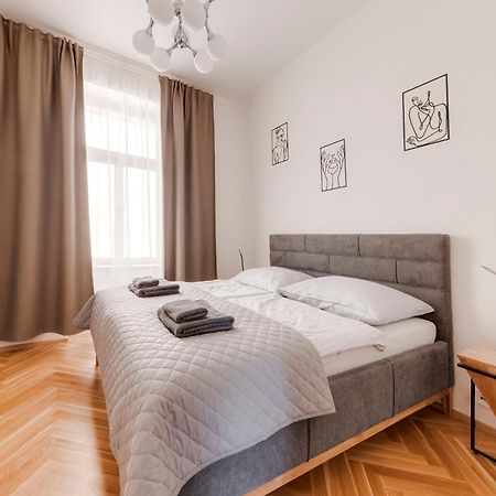 New Town Oases Apartment ปราก ภายนอก รูปภาพ